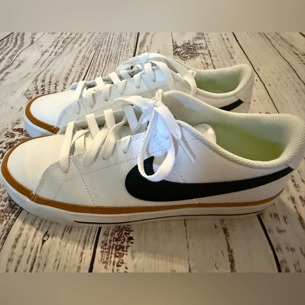Nike Court Legacy New Nature Tennis Shoes 8.5 Womens